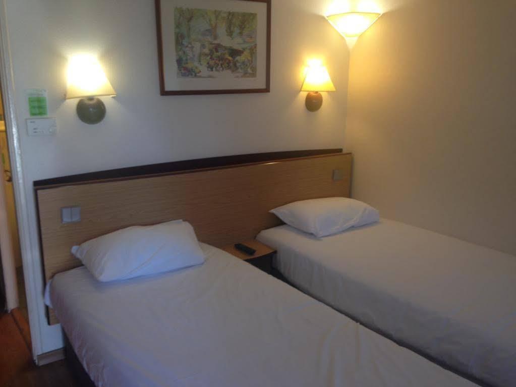Kyriad Niort - Hotel